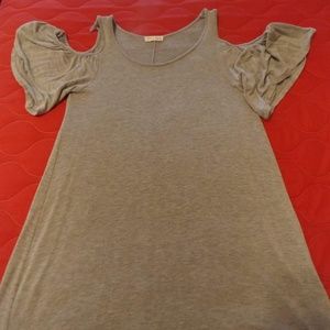 Shoulder out t-shirt dress